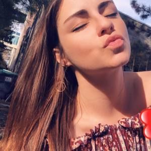 Meet your Posher, Eliza